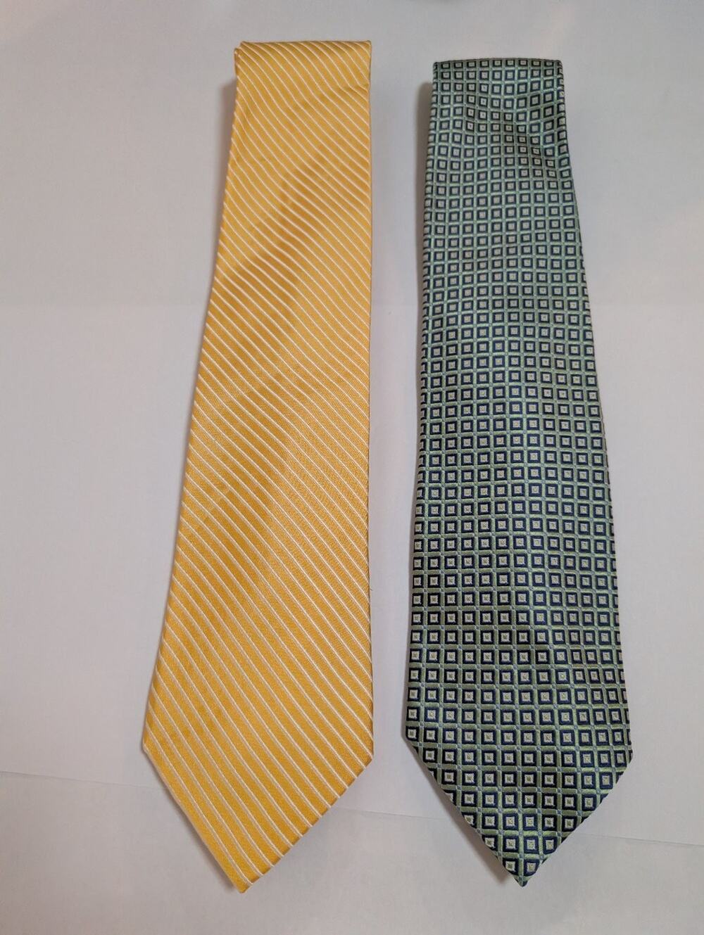 CHAPS Men's Silk Necktie Lot of 2 Yellow Stripe & Green Blue Geometric Self-Tie